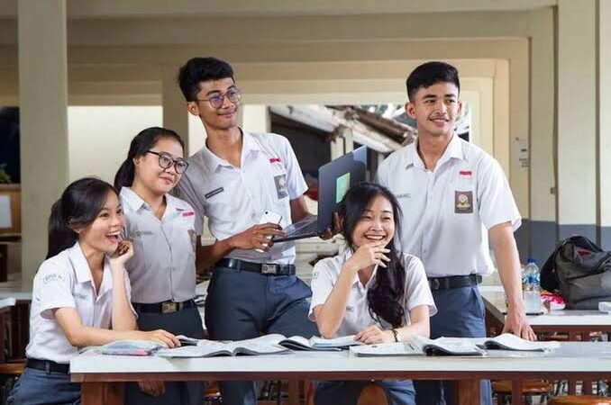 Aktif di OSIS dan Pramuka? Kamu Bisa Dapat Keuntungan Masuk SPMB Lewat Jalur Prestasi Lho