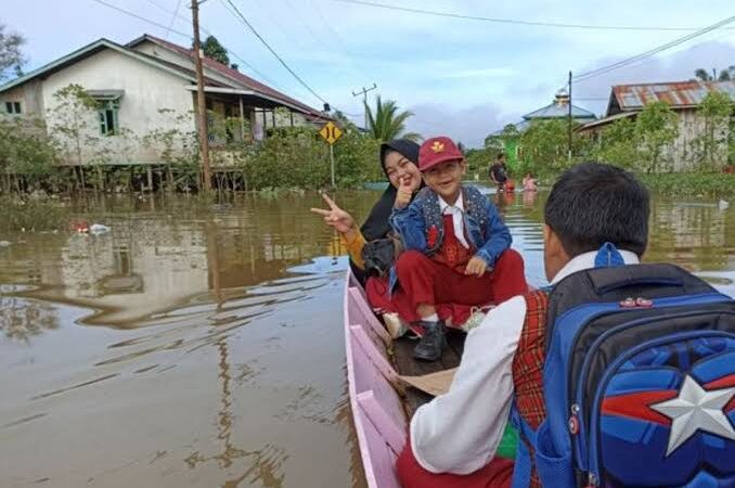 Disdikpora Karawang: Sekolah Terdampak Banjir Bisa Diliburkan