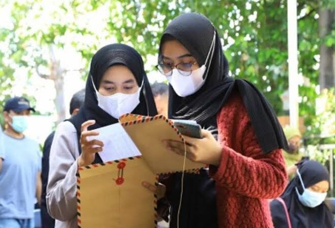 Syarat Umur Dianggap Diskriminatif, Wamenaker Wacanakan Hapus Batas Usia di Lowongan Kerja