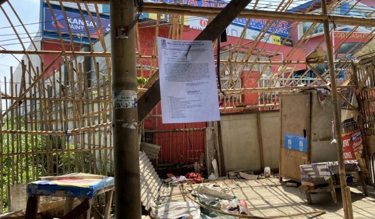 Terima Surat Peringatan ke-3, Pedagang di Akses Tol Karawang Barat Pasrah Hadapi Pembongkaran