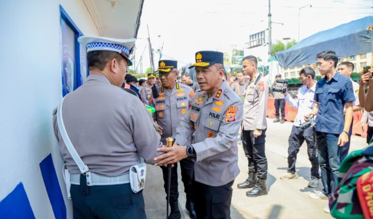 Kapolda Jabar Tinjau Kesiapan Pengamanan Nataru di Karawang, 1.020 Personel Disiagakan