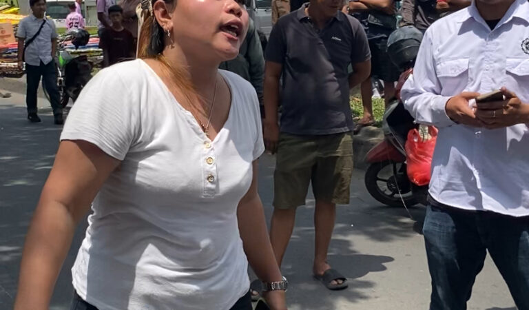 Warga Pemilik Bangli Kalimalang Luapkan Emosi Usai Lapak Dibongkar : “Jangan Tebang Pilih Dong!”