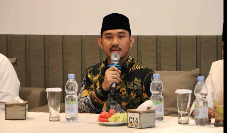 Usai Penyegelan Kantor, KPK Amankan Bupati Bekasi Ade Kuswara Kunang