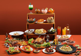 Hangatnya Senja Pesisir, Delonix Hotel Karawang Hadirkan Iftar “Kampoeng Nelayan”