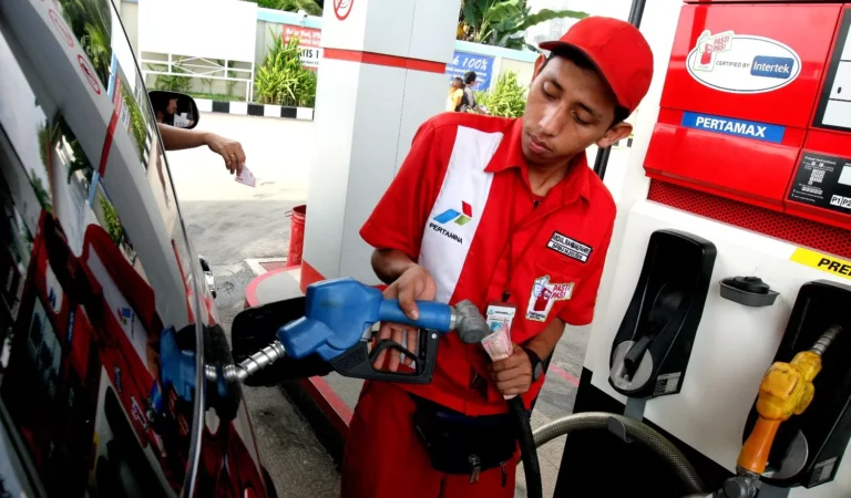 Viral Stok BBM Disebut Sisa 20 Hari, Pertamina Tegaskan Ketersediaan BBM di Karawang Aman
