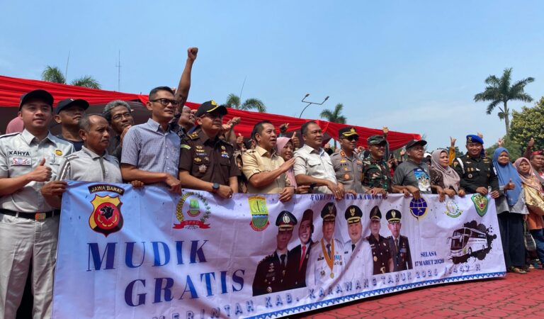 Antusias Membludak, Pemkab Karawang Berangkatkan 1197 Pemudik Gratis ke Jateng dan Jatim