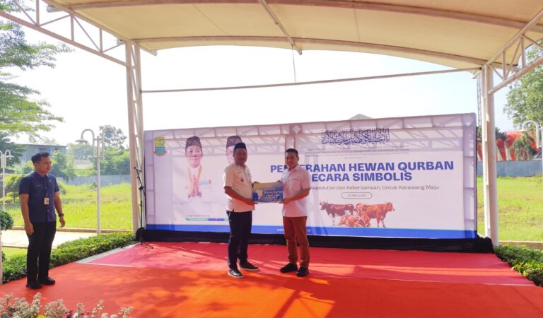 Semangat Berbagi di Hari Raya, Bank BJB Karawang Salurkan Kurban untuk Masyarakat