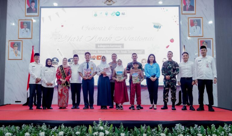Jawab Keresahan Soal LKS Mahal, Bupati Aep Gratiskan Modul Siswa SD-SMP di Karawang