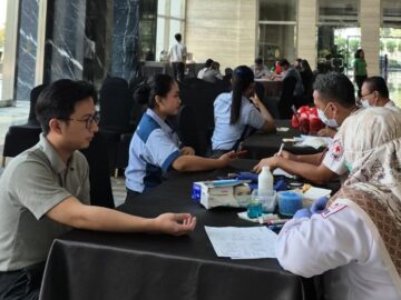 Donor darah Resinda Hotel Karawang bersama PMI