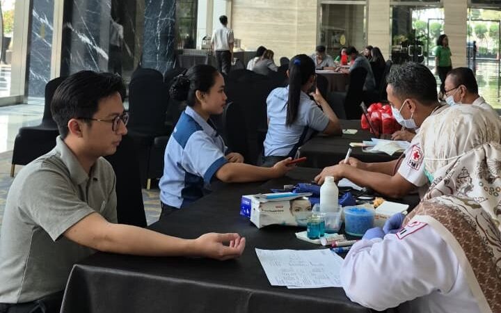 Resinda Hotel Karawang dan PMI Gelar Donor Darah, Wujud Kepedulian bagi Masyarakat